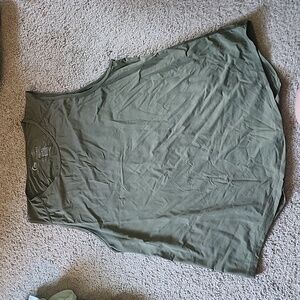 Zyia keyhole back sports top